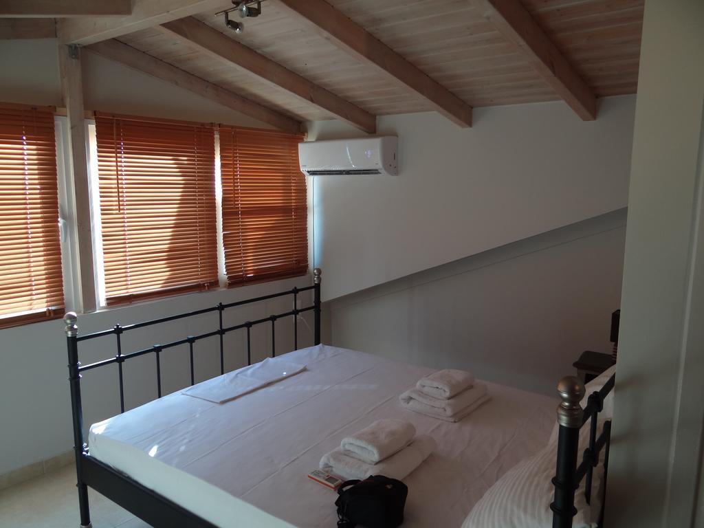 Aperanto House Paralia Loutsas Екстер'єр фото
