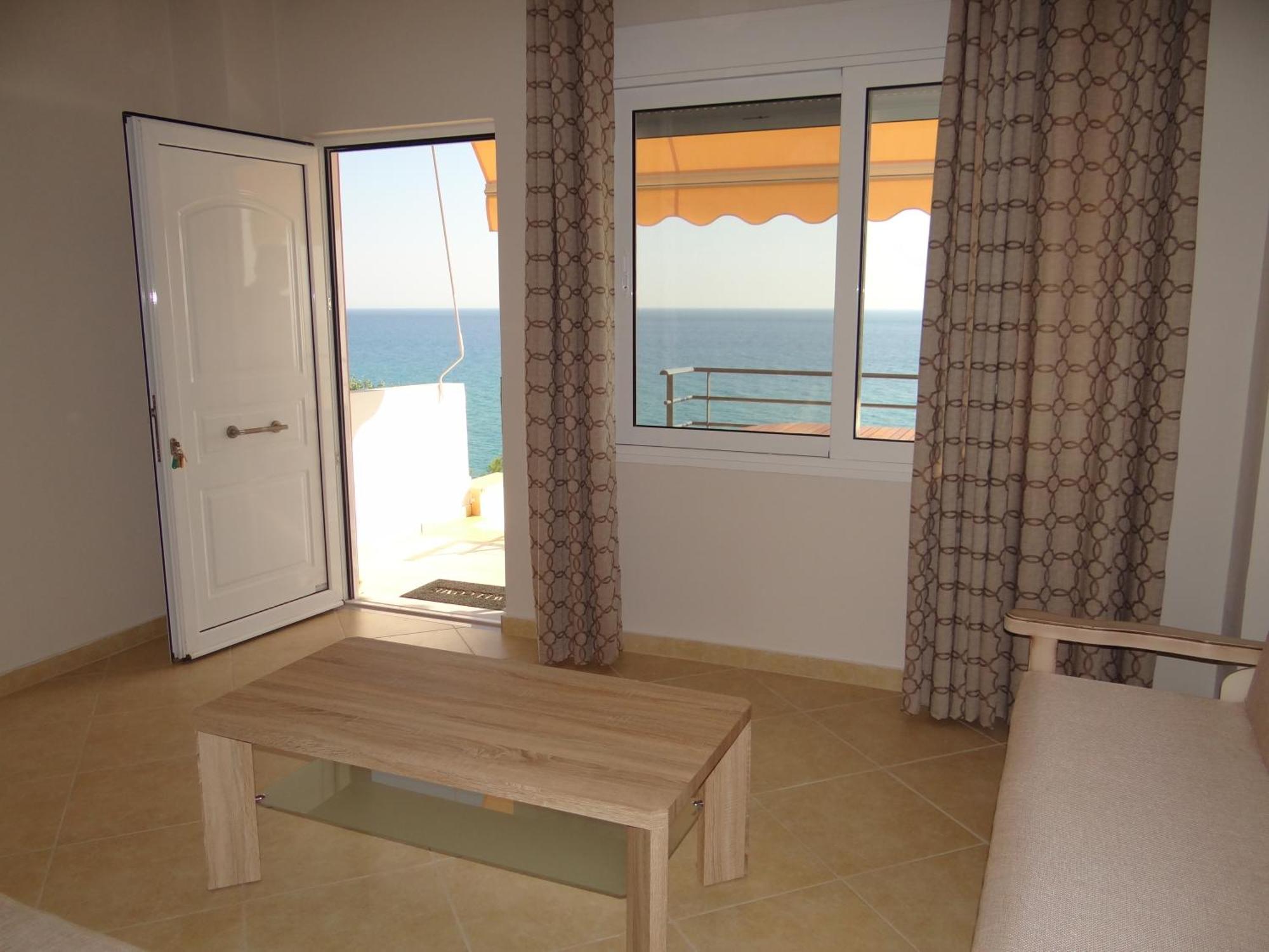 Aperanto House Paralia Loutsas Номер фото