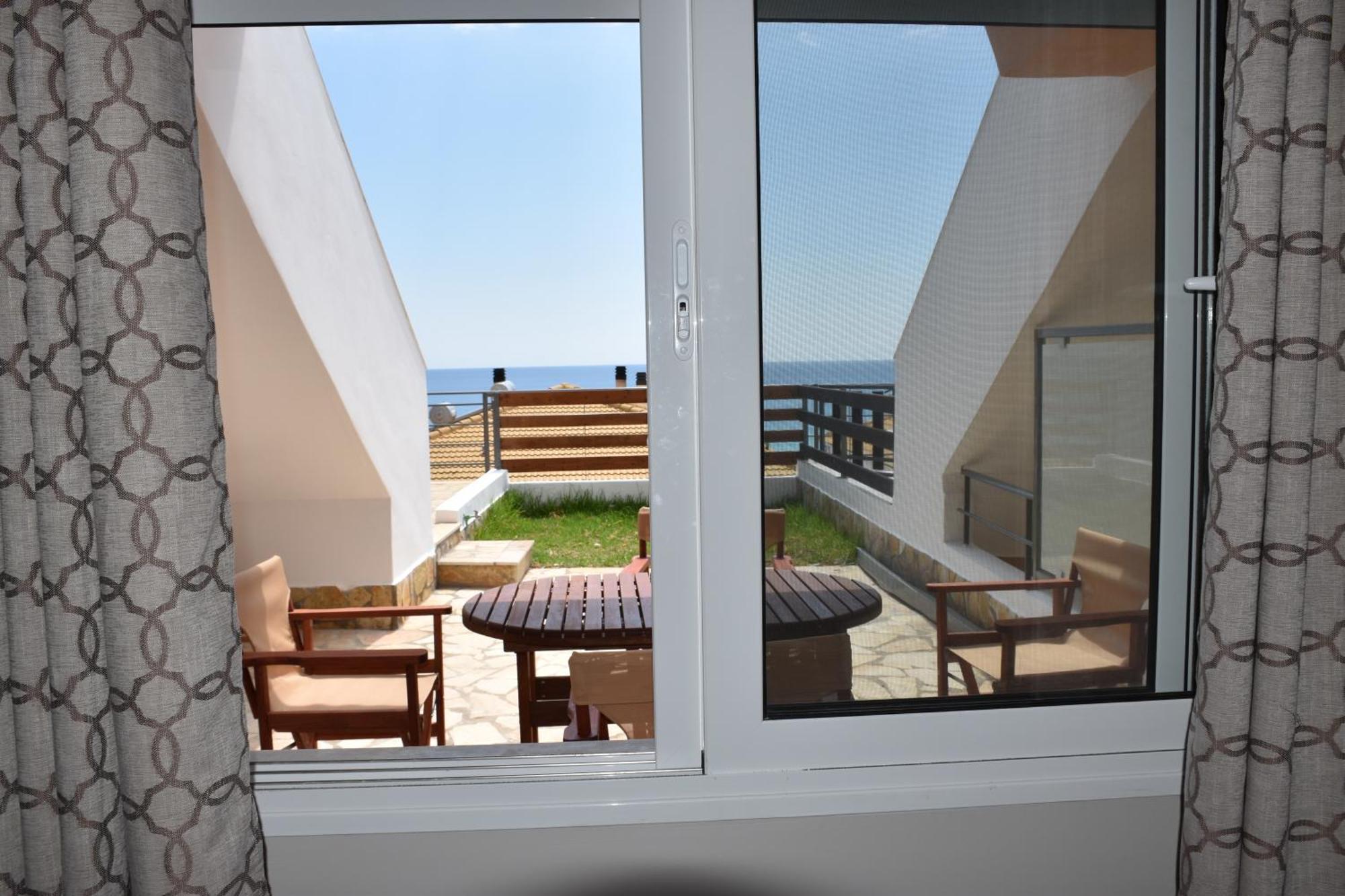 Aperanto House Paralia Loutsas Номер фото